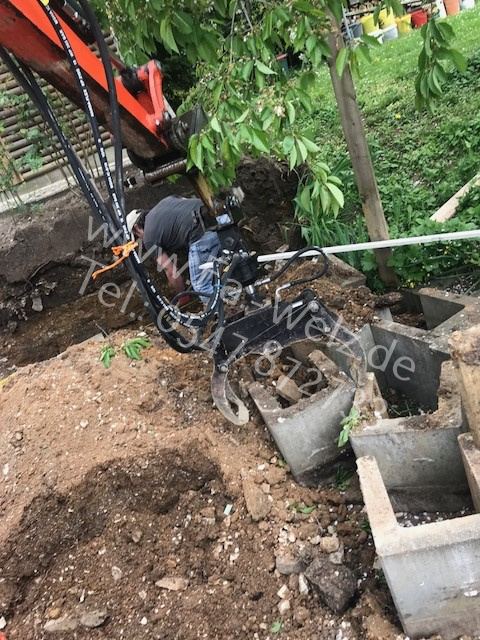 Pflanzsteine setzen mit Bagger Bamberg